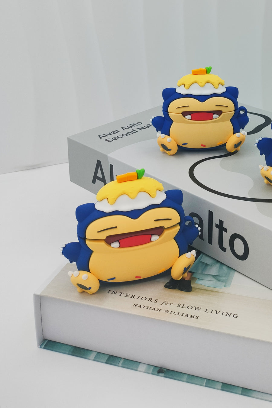 Sleepy Giant with Cake Earbud Case